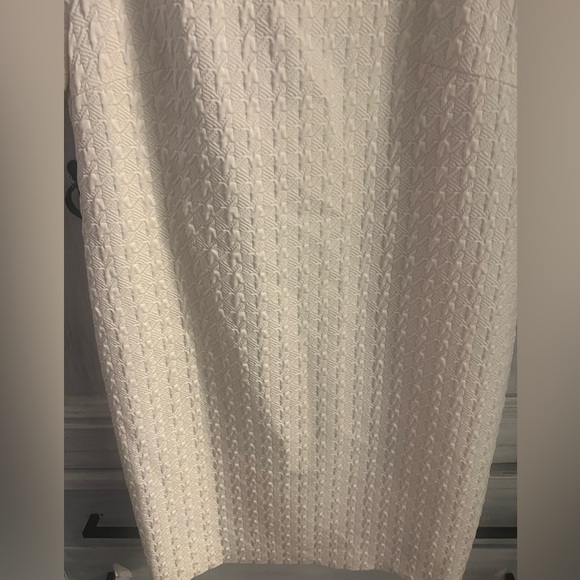 HUGO Hugo Boss Cream Jacquard Quilted Dress - Picture 2 of 7